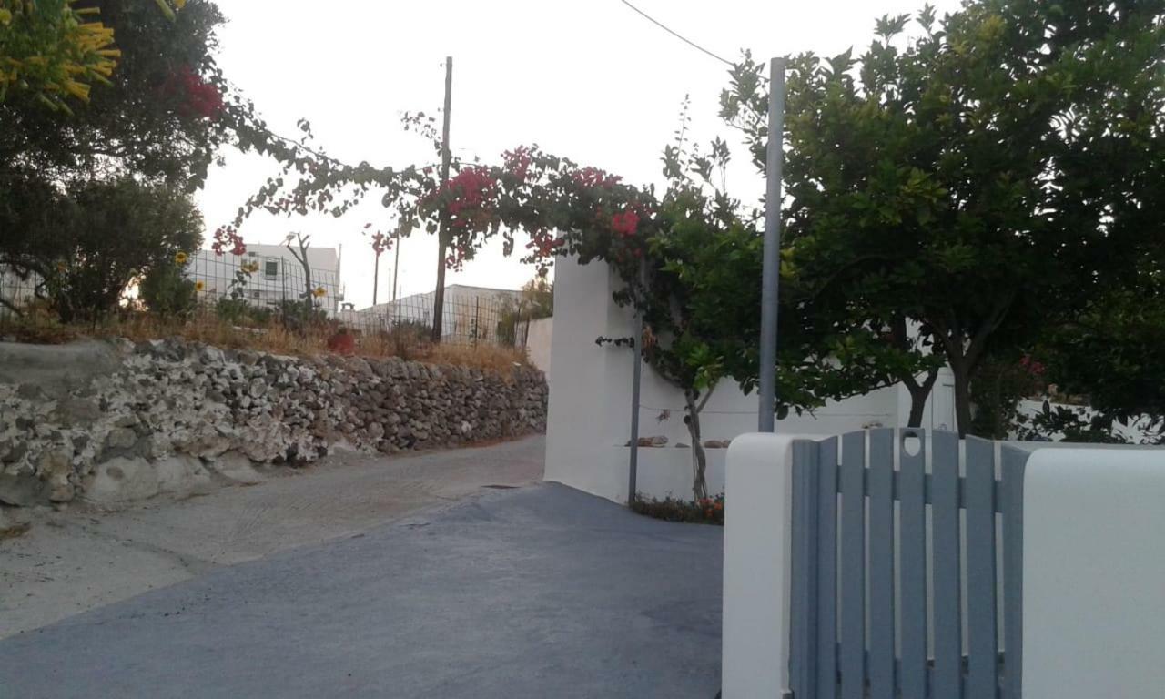 Апартаменти Matilda Milos - Cycladic Living Triovasalos Екстер'єр фото