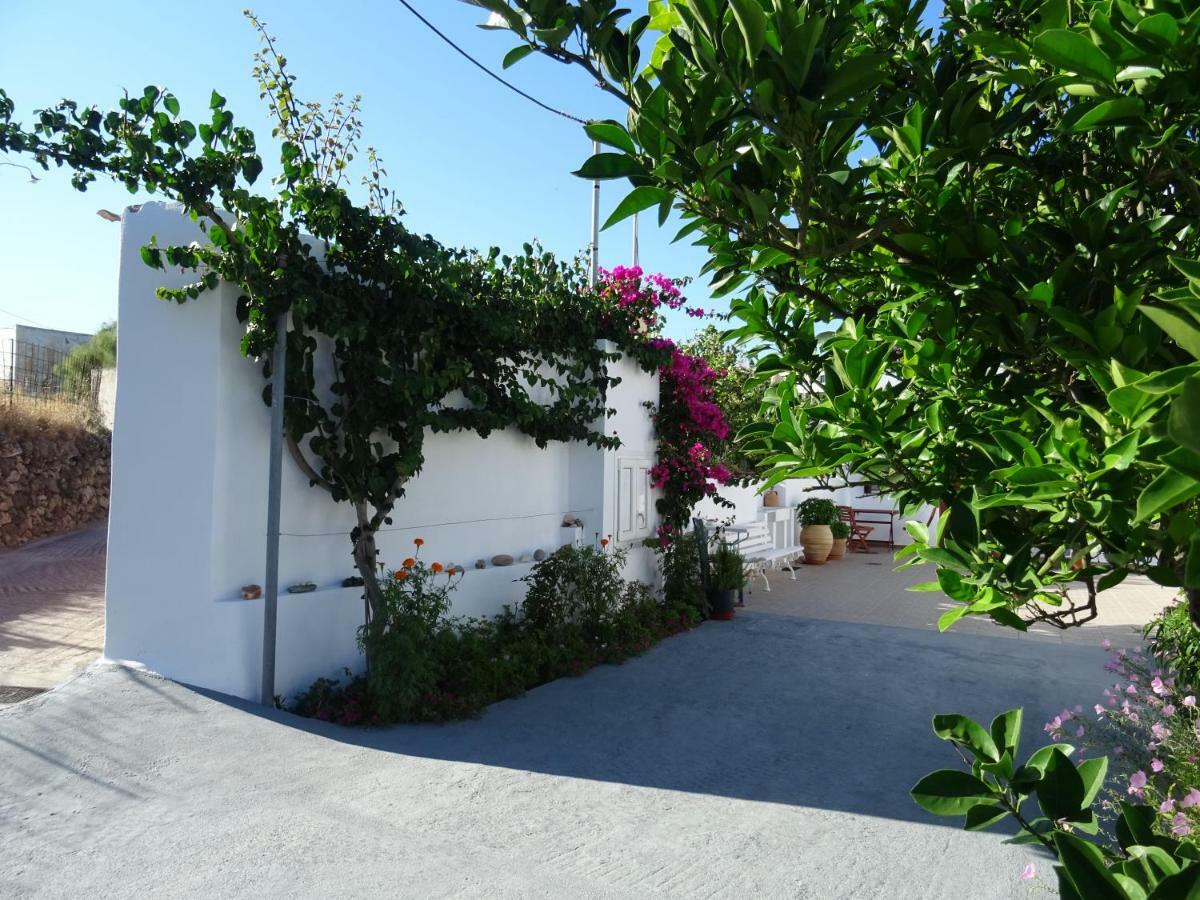 Апартаменти Matilda Milos - Cycladic Living Triovasalos Екстер'єр фото